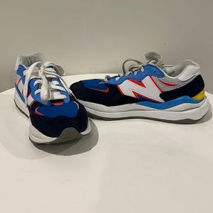 Women’s New Balance 5740 sneakers size 9